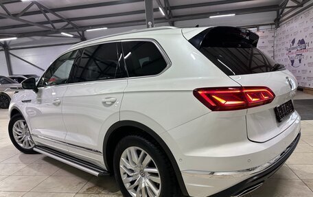 Volkswagen Touareg III, 2020 год, 5 500 000 рублей, 6 фотография