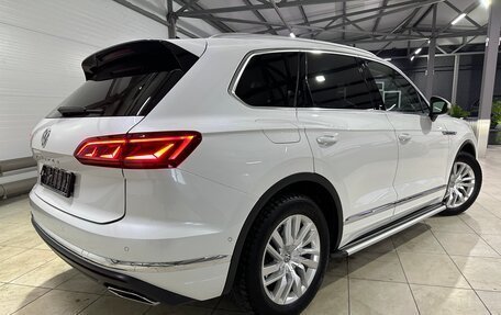 Volkswagen Touareg III, 2020 год, 5 500 000 рублей, 4 фотография