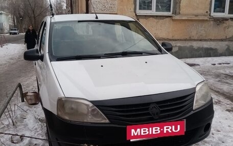 Renault Logan I, 2013 год, 300 000 рублей, 2 фотография