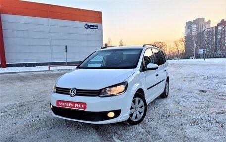 Volkswagen Touran III, 2014 год, 1 299 000 рублей, 2 фотография