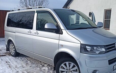 Volkswagen Multivan T5, 2011 год, 2 850 000 рублей, 2 фотография