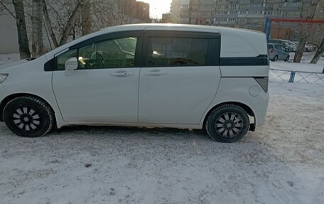 Honda Freed I, 2014 год, 1 300 000 рублей, 2 фотография