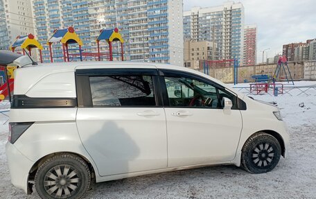 Honda Freed I, 2014 год, 1 300 000 рублей, 10 фотография