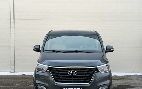 Hyundai H-1 II рестайлинг, 2021 год, 3 890 000 рублей, 3 фотография