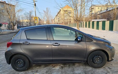 Toyota Vitz, 2016 год, 890 000 рублей, 2 фотография