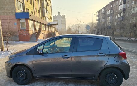 Toyota Vitz, 2016 год, 890 000 рублей, 3 фотография