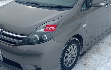 Toyota ISis I, 2010 год, 1 400 000 рублей, 11 фотография