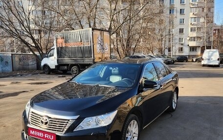 Toyota Camry, 2013 год, 2 300 000 рублей, 1 фотография