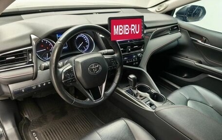 Toyota Camry, 2021 год, 3 550 000 рублей, 7 фотография