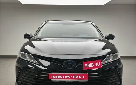 Toyota Camry, 2021 год, 3 550 000 рублей, 2 фотография