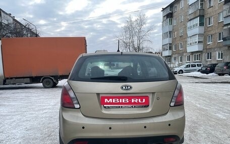 KIA Rio II, 2010 год, 600 000 рублей, 11 фотография