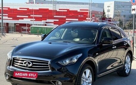 Infiniti FX II, 2013 год, 2 097 000 рублей, 10 фотография