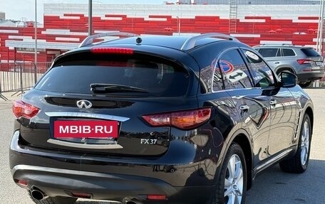 Infiniti FX II, 2013 год, 2 097 000 рублей, 24 фотография