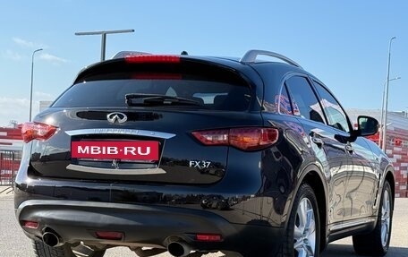 Infiniti FX II, 2013 год, 2 097 000 рублей, 23 фотография