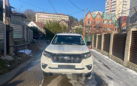 Toyota Land Cruiser Prado 150 рестайлинг 2, 2020 год, 6 200 000 рублей, 13 фотография