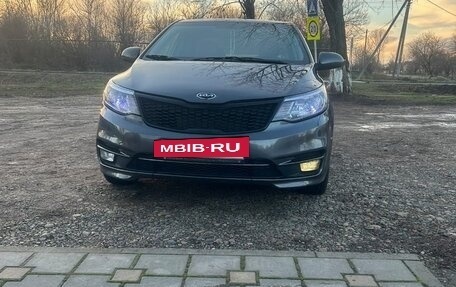 KIA Rio III рестайлинг, 2015 год, 1 000 000 рублей, 4 фотография