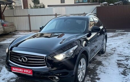 Infiniti FX II, 2013 год, 2 290 000 рублей, 1 фотография