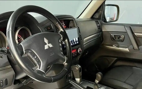 Mitsubishi Pajero IV, 2013 год, 2 345 000 рублей, 2 фотография