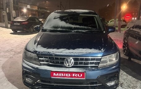 Volkswagen Tiguan II, 2018 год, 2 700 000 рублей, 1 фотография