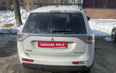 Mitsubishi Outlander III рестайлинг 3, 2013 год, 1 490 000 рублей, 3 фотография