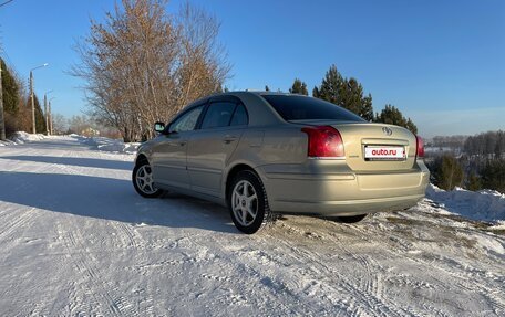 Toyota Avensis III рестайлинг, 2004 год, 900 000 рублей, 21 фотография