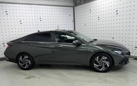 Hyundai Elantra, 2023 год, 2 520 000 рублей, 8 фотография