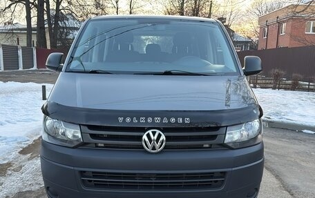 Volkswagen Caravelle T5, 2011 год, 2 670 000 рублей, 4 фотография