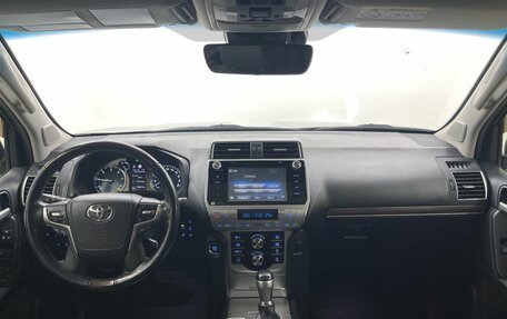 Toyota Land Cruiser Prado 150 рестайлинг 2, 2017 год, 5 850 000 рублей, 20 фотография