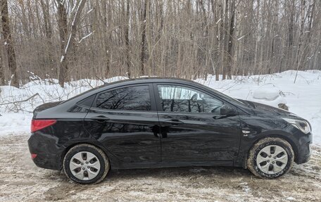 Hyundai Solaris II рестайлинг, 2015 год, 975 000 рублей, 9 фотография