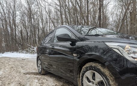 Hyundai Solaris II рестайлинг, 2015 год, 975 000 рублей, 24 фотография