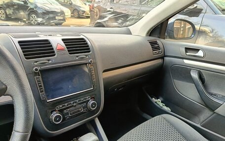 Volkswagen Jetta VI, 2009 год, 650 000 рублей, 2 фотография