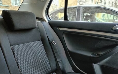 Volkswagen Jetta VI, 2009 год, 650 000 рублей, 19 фотография