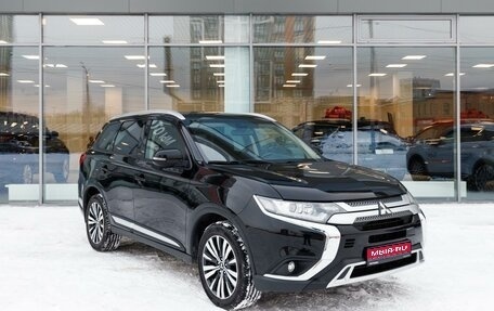 Mitsubishi Outlander III рестайлинг 3, 2019 год, 2 470 000 рублей, 1 фотография