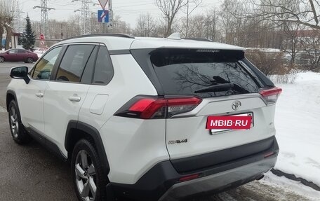 Toyota RAV4, 2020 год, 3 350 000 рублей, 3 фотография