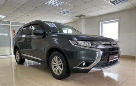 Mitsubishi Outlander III рестайлинг 3, 2017 год, 1 979 999 рублей, 4 фотография