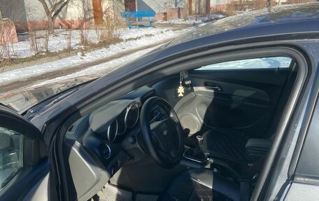 Chevrolet Cruze II, 2010 год, 560 000 рублей, 7 фотография