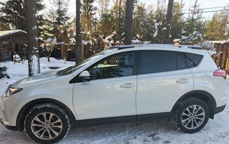 Toyota RAV4, 2015 год, 2 350 000 рублей, 14 фотография