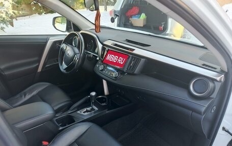 Toyota RAV4, 2015 год, 2 350 000 рублей, 8 фотография