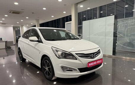 Hyundai Solaris II рестайлинг, 2015 год, 1 170 000 рублей, 1 фотография