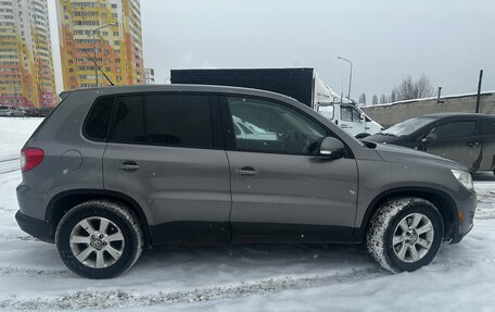 Volkswagen Tiguan I, 2009 год, 947 000 рублей, 2 фотография