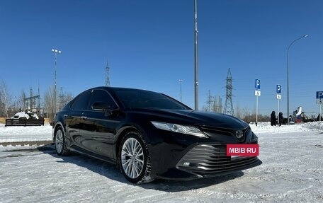 Toyota Camry, 2020 год, 3 950 000 рублей, 2 фотография