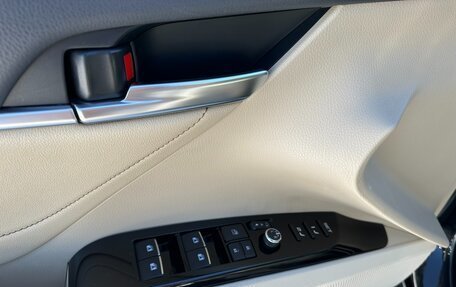 Toyota Camry, 2020 год, 3 950 000 рублей, 10 фотография