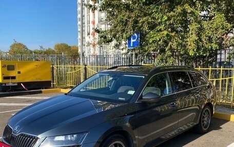 Skoda Superb III рестайлинг, 2018 год, 1 980 000 рублей, 3 фотография