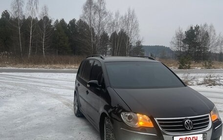 Volkswagen Touran III, 2007 год, 550 000 рублей, 2 фотография