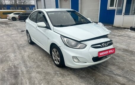 Hyundai Solaris II рестайлинг, 2013 год, 490 000 рублей, 1 фотография