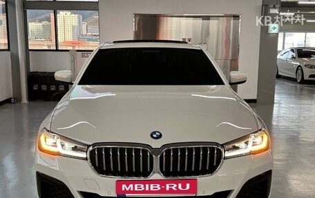 BMW 5 серия, 2022 год, 3 985 000 рублей, 2 фотография