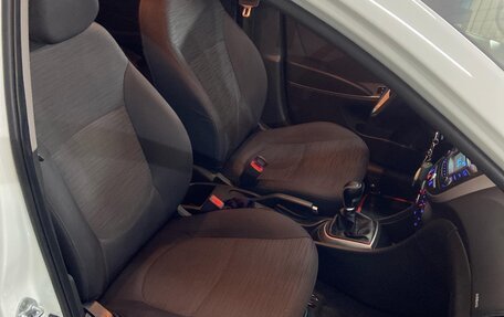 Hyundai Solaris II рестайлинг, 2016 год, 1 050 000 рублей, 6 фотография