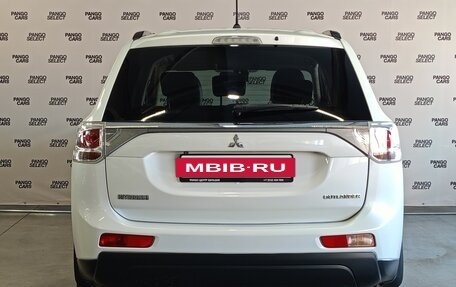 Mitsubishi Outlander III рестайлинг 3, 2013 год, 1 550 000 рублей, 4 фотография