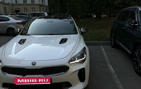 KIA Stinger I, 2018 год, 2 640 000 рублей, 2 фотография