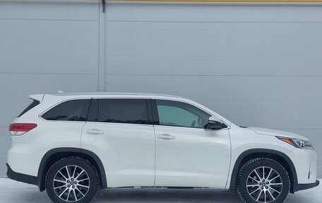 Toyota Highlander III, 2018 год, 4 090 000 рублей, 4 фотография